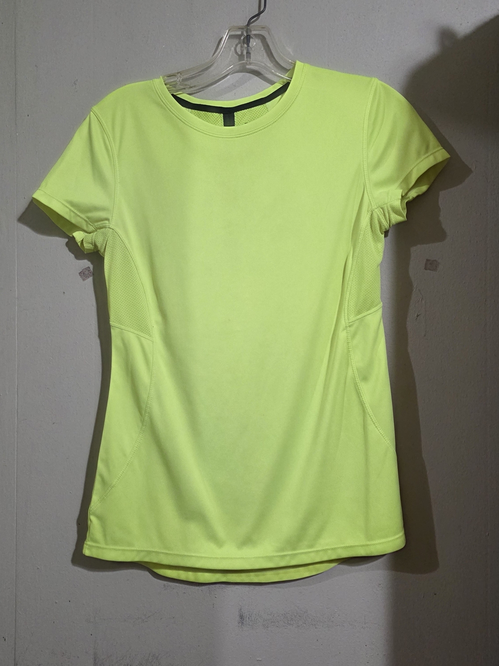 Danskin Now Womens Dri-More Running Workout Shirt Neon Yellow Size S Good Condit